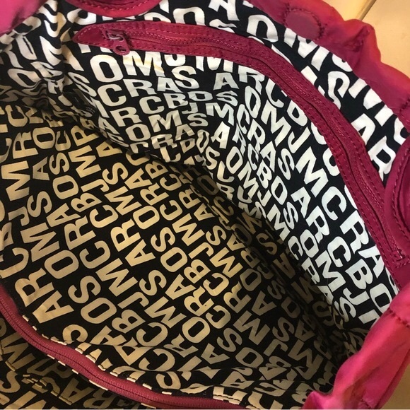 MARC JACOBS LARGE Workwear Hot Pink Quilted Tote Bag with Embroidered Logo - Picture 6 of 11
